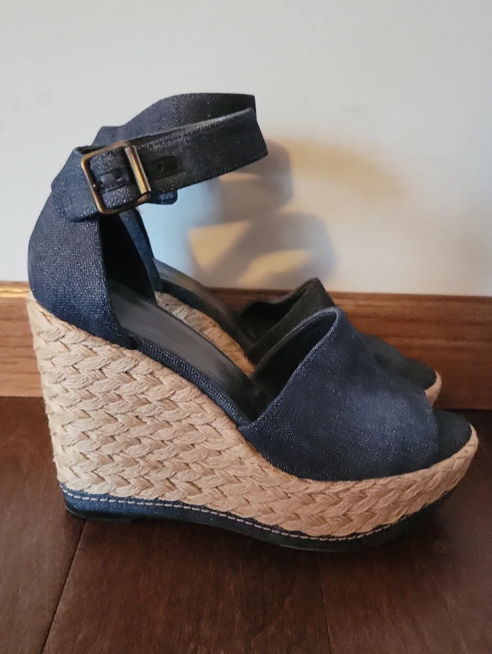 NWOT Stuart Weitzman Navy Espadrille Wedge Sandals with Ankle Strap Size 7